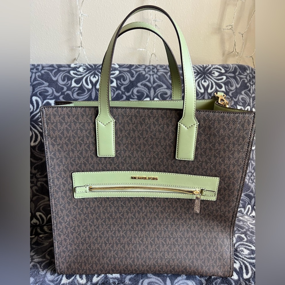 Michael Kors Kenly Large Tote Shoulder Bag (Light Sage)